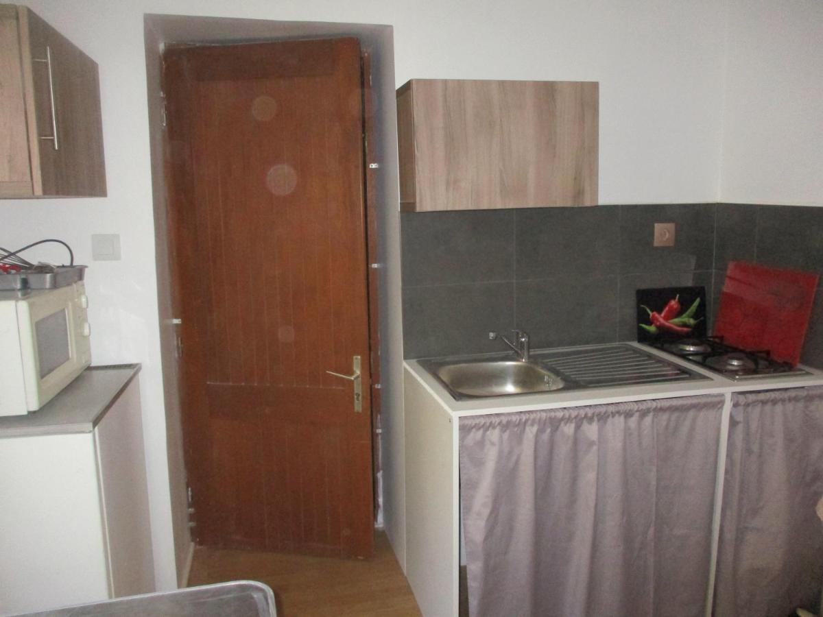 Petit Studio Apartamento Lodève Exterior foto